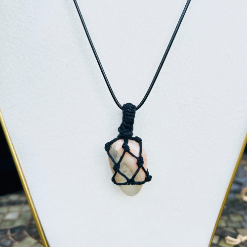 Agate 18 Inch Black Wrapped Necklace